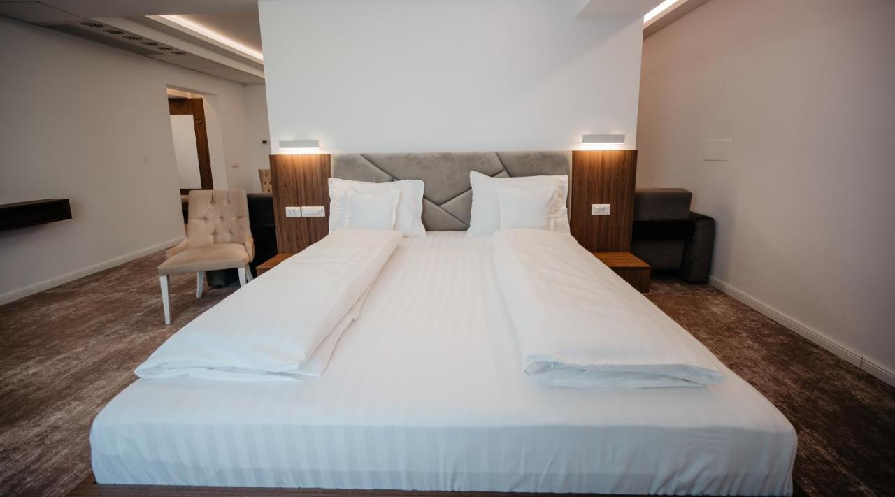 Hotel Ariata Scheia Extérieur photo